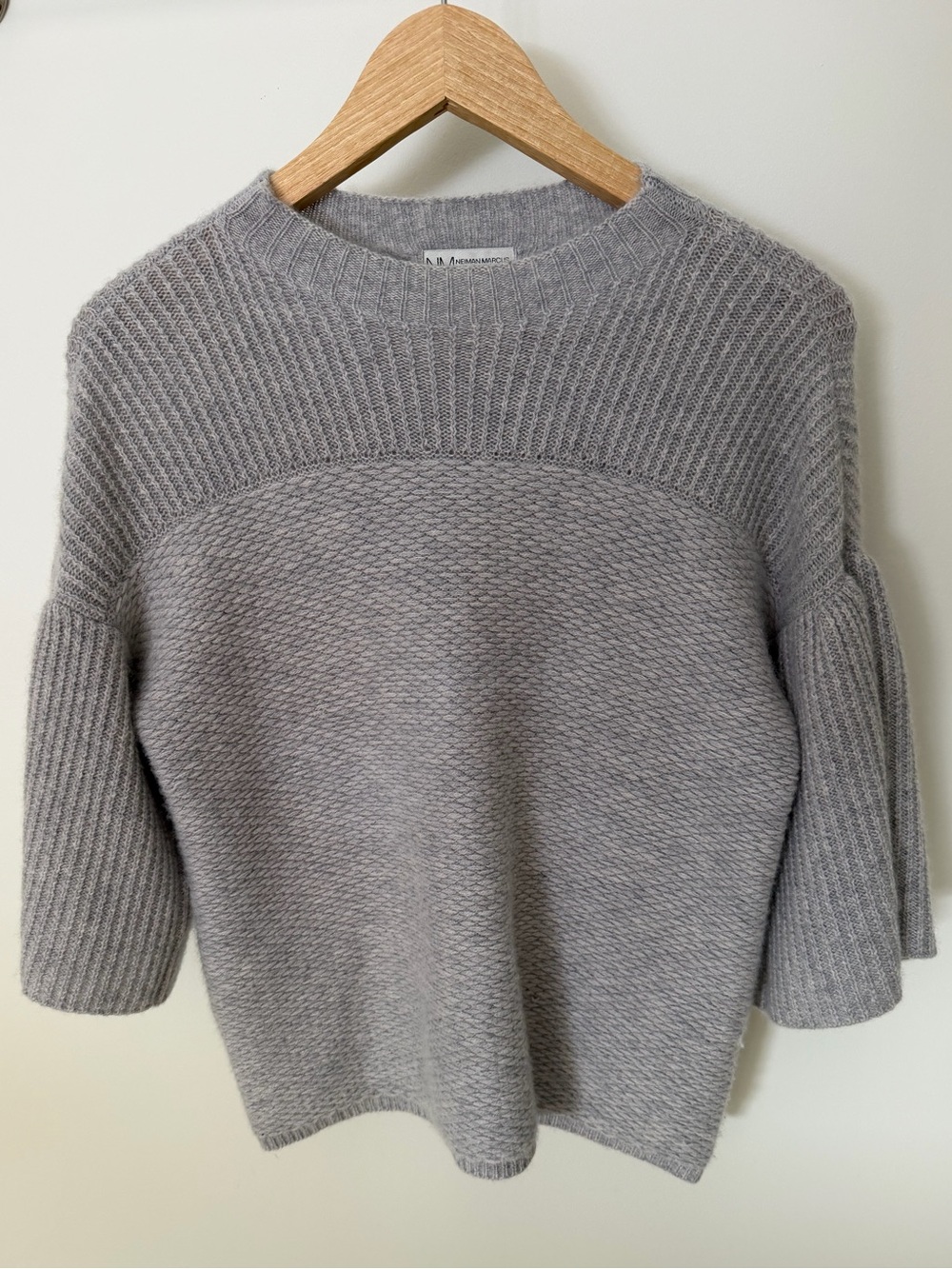 Neiman Marcus Cashmere Heather Gray Short-Sleeved Sweater Size XS (EUC)